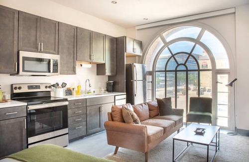 Westown Apartment | Deer District Studio Apt JC1 - One Block from Fiserv and Baird