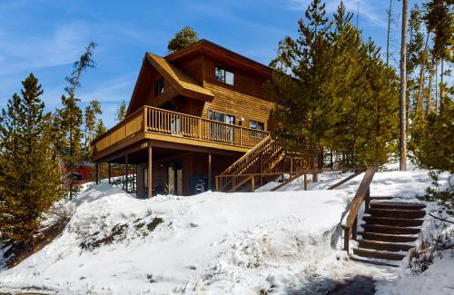 Dillon House | Deer Path Escape