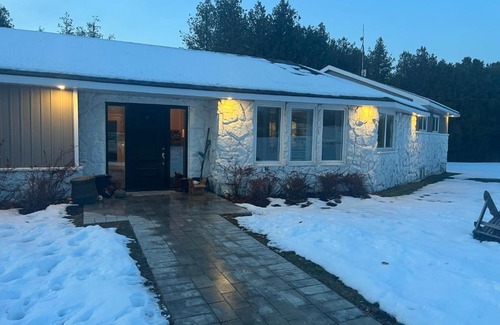 Lindsay Villa | Deer Run Cottage Kawartha