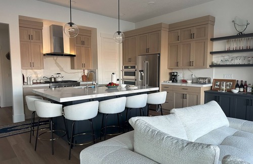 Hideout House | DEER VALLEY AND LAKE VIEWS & activities: Ski, Golf, Boating, Concerts, Biking