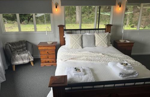 Kembla Grange House | Deer Valley Farm Stay Illawarra sleeps up to 9