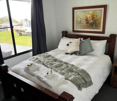 Kembla Grange House | Deer Valley Farm Stay Illawarra sleeps up to 9