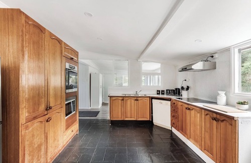 Kembla Grange Other | "Deer Valley" Large Farmhouse in Illawarra with lake and ocean views on 50 acres