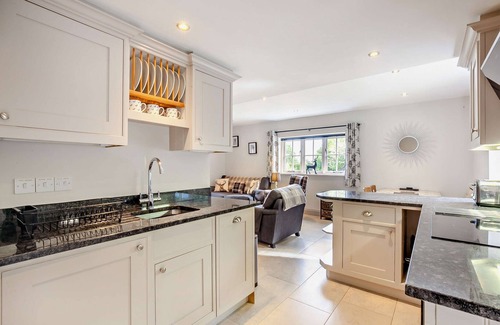 West Hoathly Cottage | Deerkeepers Cottage - luxurious and contemporary rural retreat