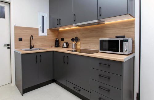 Mets Apartment | Defner Tzo's Modern Apartment