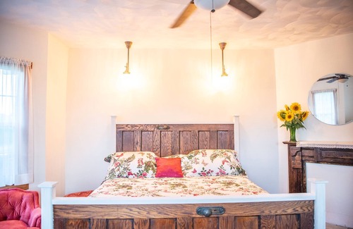 Dickerson Run Bed & Breakfast | Delaine Room - The Farmhouse Bed & Breakfast at Maple Bottom Farm