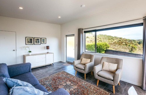 Matiatia Bay Apartment | Delamore Cove - Kowhai / You've Got It Maid