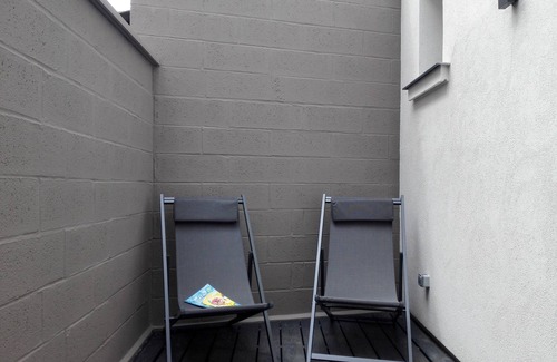 Saint-Quentin Apartment | ★ DELARNOR - Centre-Ville Voltaire private courtyard barbecue ★