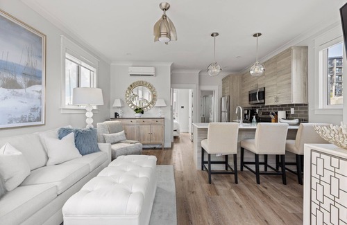 Wilmington Boat Rental | Delight at The Cove - Luxury Floating Villa in Downtown Wilmington