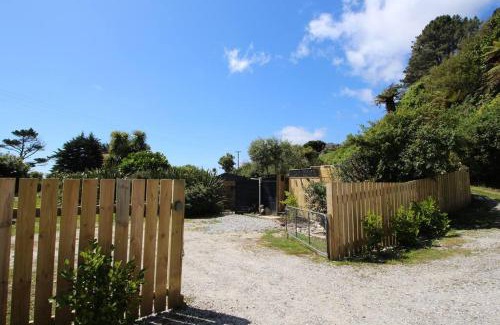 Paparoa National Park Ski Chalet | Delightful 1 bedroomed tiny house with sauna