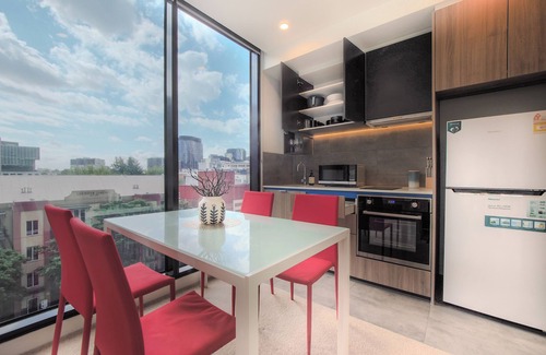 Carlton South Apartment | Delightful 1BR on Bouverie St close to Mel uni