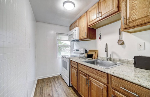 Woodlawn House | Delightful 2-bedroom unit with WiFi in Catonsville