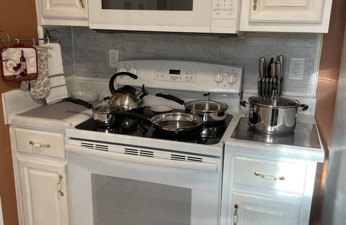 Lithonia House | Delightful, 4BR 2.5BA ranch style near Parks, trails, shops, malls, Restaurants.