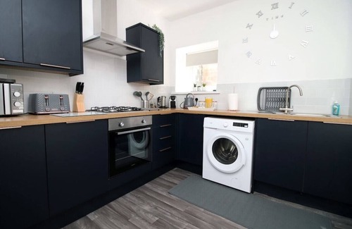 Glyncorrwg House | Delightful Home in Afan Forest. Near Bike Parks