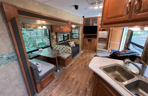 Cambridge RV Rental | Delightful RV Rental Surrounded by Woods