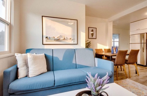 Sunnyvale Apartment | Delightful Sunnyvale 2BR w/Parking, nr Green Spaces, by Blueground