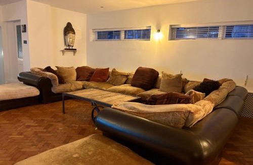 Torquay City Centre House | Delmonte Lodge