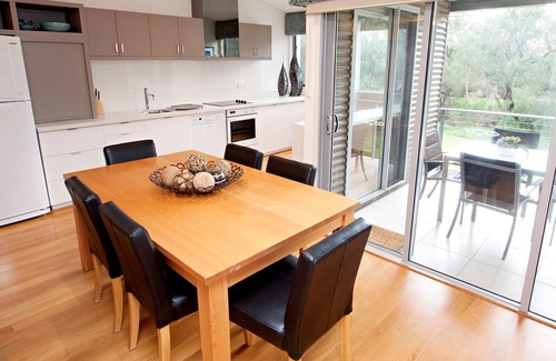 Dunsborough Apartment | Delphinius @ Bay View Centro central location (STRA6281YD6RXU28)