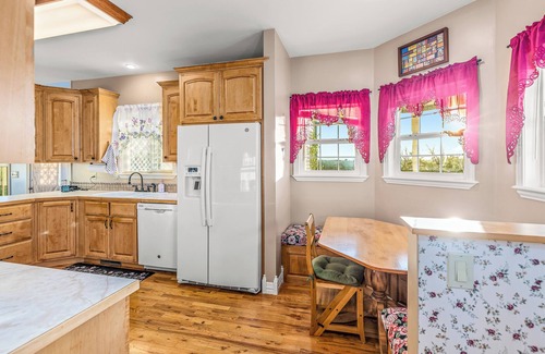 Delta House | Delta Grand Victorian - Amazing Views! Ping Pong and Cornhole!