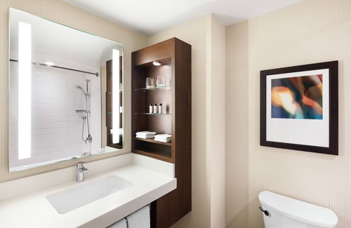 Southside Hotel | Delta Hotels by Marriott Edmonton South Conference Centre