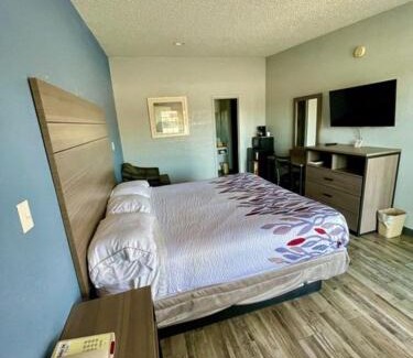 Cleburne Hotel | Delux Inn Cleburne