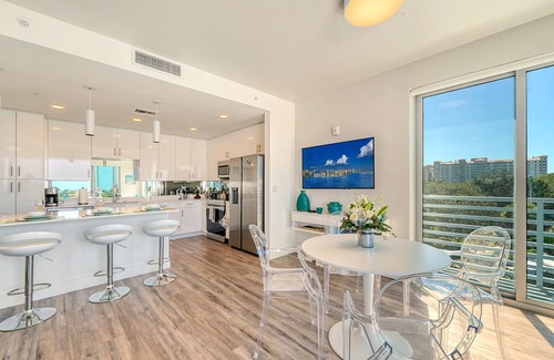 North Trail Condo | Deluxe 2/2 Condo Pool View w/2 terraces Top Floor