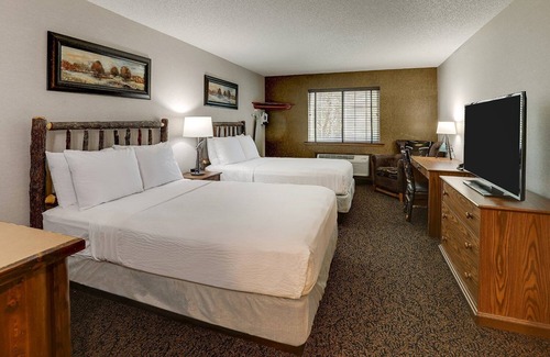 Johnston Hotel | Deluxe 2 Double near I-35 in Johnston! Stoney Creek, Free Breakfast | 2 Units