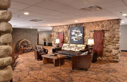 Onalaska Hotel | Deluxe 2 Queen, Complimentary Hot Breakfast, Stoney Creek Onalaska