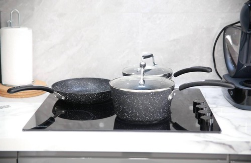 Fryent House | Deluxe 4-bed House Close2 Wembley Stadium