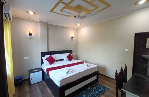 Sarnath Bed & Breakfast | Deluxe 4 room -bedroom B&B with WiFi and AC in fantastic Varanasi Sarnath