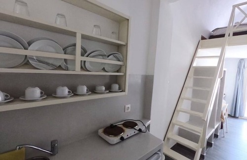 Perissa Apartment | Deluxe 5-6 persons Maisonette 30 meters from Perissa Beach