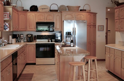 Au Gres House | Deluxe 5 bedroom Lakefront home, Lake Huron, Sandy Beach, Wooded Point