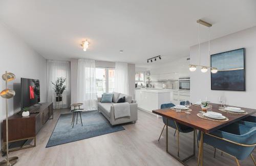 Leinfelden-Echterdingen Apartment | DELUXE APARTMENT 2 Schlafzimmer - Aufzug - kostenlos Parken - Balkon - Messe Flughafen