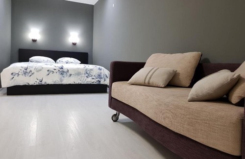 Chertanovo Yuzhnoye Apartment | Deluxe Apartment on Akademika Yangelya