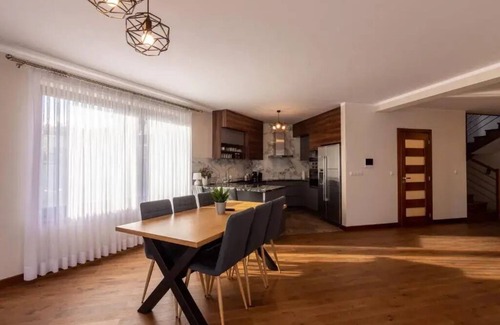 Mizerna Apartment | Deluxe Apartment