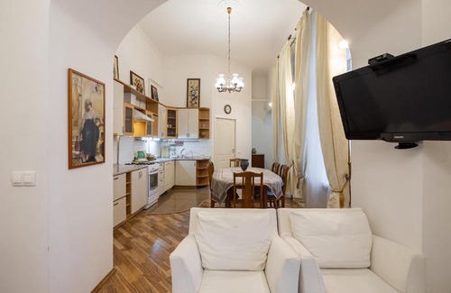 Palace District Apartment | DELUXE ART 20