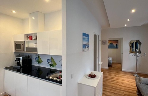 Zentrum-Nordwest Apartment | Deluxe Doppelzimmer mit Balkon
