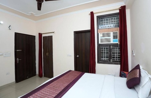 Mahipalpur Hotel | Deluxe Double Room - 2 Adults + 1 Child - Hotel Ramida Suites At Delhi Airportnn