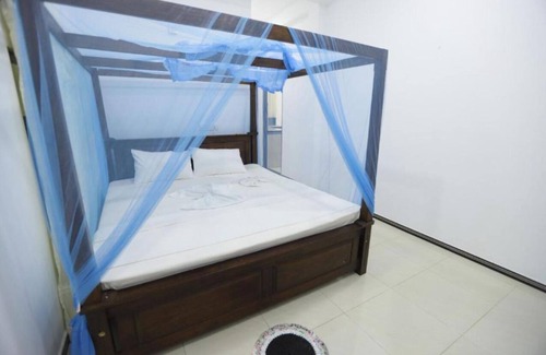 Pelena Hotel | Deluxe Double Room with Balcony 2/2 people - Surfside Retreat Weligama