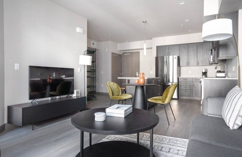 Central District Apartment | Deluxe Fremont 1BR w/Roof Deck, Pool & Spa, near TJ & WF, by Blueground