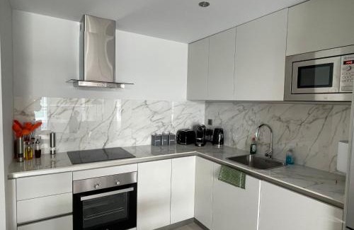 Gibraltar Apartment | Deluxe Marina View Seafront Gibraltar Stay