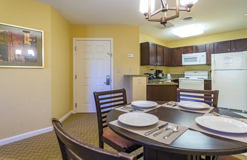 Hancock Resort | Deluxe One Bedroom and One Bathroom with Full Amenities