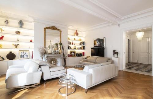 Notre-Dame-des-Champs Apartment | Deluxe Paris St Germain Suite