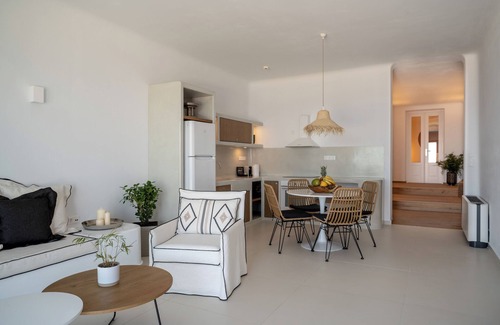 Imerovigli Villa | Deluxe Private Villa with Pool and Sea View