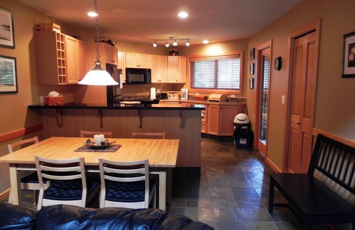 Okanagan-Similkameen Condo | Deluxe Ski in/out Condo in Village Centre
