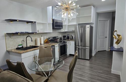 Northeast Edmonton Apartment | Deluxe Suite-2 Bedrooms with Full Kitchen