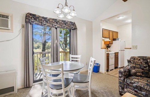 West Bridgewater Hotel | Deluxe Two Bedroom Suite on the 2nd floor with outdoor heated pool 20304