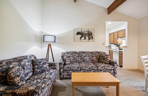 West Bridgewater Hotel | Deluxe Two Bedroom Suite on 2nd floor with outdoor heated pool 20102