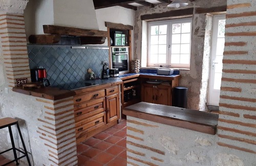 Sainte-Colombe-en-Bruilhois Villa | Demeure de Charme 10 Personnes Avec Piscine