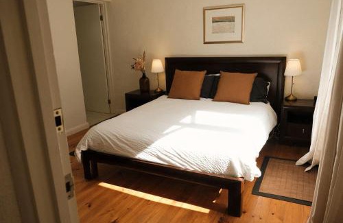 Upper Wakefield Bed & Breakfast | Dennis Cottage Clare Valley